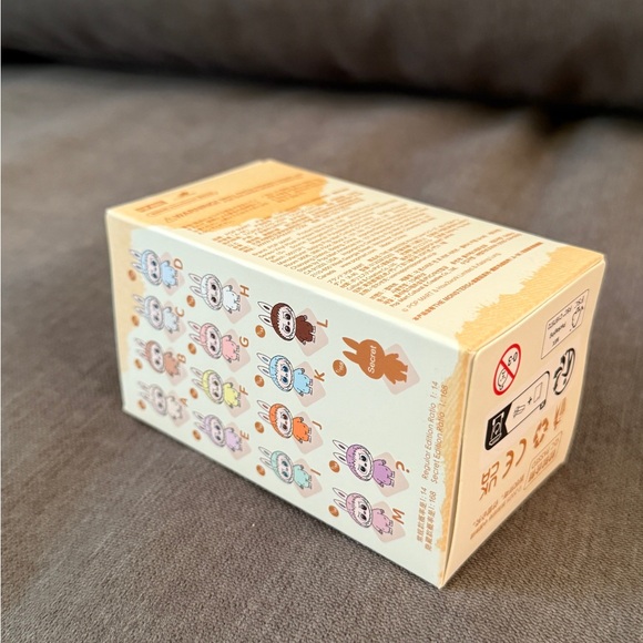 THE MONSTERS Pin For Love Series-Vinyl Plush Pendant Blind Box -“K” - Picture 10 of 11